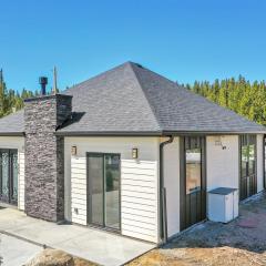 Romantic Mountain Retreat with Scenic Views!