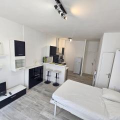 Home Sweet Studio Sisteron