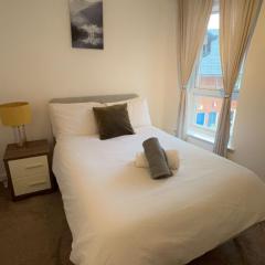 En-suite double room on riverside of Canada Water