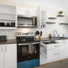 Amazing Entire Townhouse Sleeps 20 Group Favorite