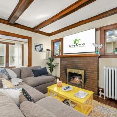 Bde Maka Stay - Classic 5 BR Heart of Uptown - Hennepin & Lyndale - Close to Lakes