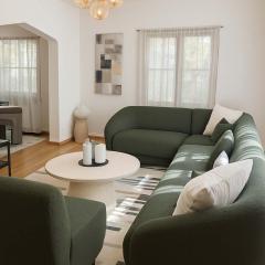 The Hillside - Historic Tudor retreat in SLC