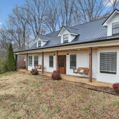 Fox Haven Retreat-Private Yard-Outdoor Adventure