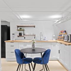 City Apt • 20 Mins to Manhattan • Easy NYC Access