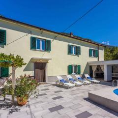 Holiday home in Drivenik 41881