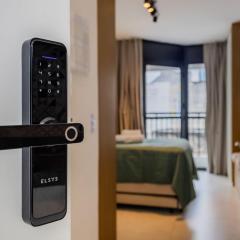 Studio na Liberdade | Piscina, Varanda, Wi-Fi, AC