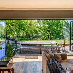 8 Bed in Crowborough 92858