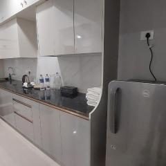 Lavender Airport suite