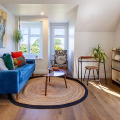 Chic Colourful Loft in the Heart of Merivale
