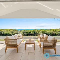 Callala Beach Walk - Beachfront with Fireplace