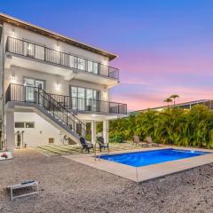 Isla Luna Waterfront Oasis Pool Dock Kayaks