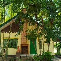 บ้านไร่ธนัชพร