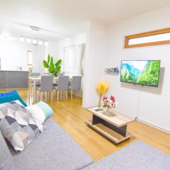 BELLA HOUSE 3minutes walk from the station FREE PARKING