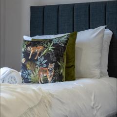 Warm & Serene studio apartment in the home of London