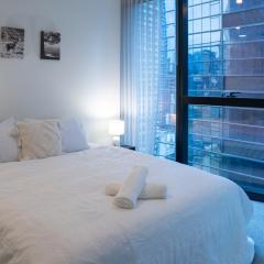 Home in the Sky 2BR,2BA with City Views,Pool & Gym