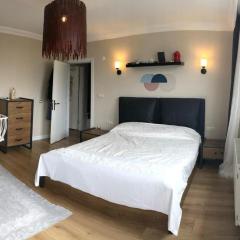 forest villa, 6 minutes from the airport