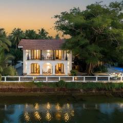 StayVista at Di Mora by the Sea with Lawn & Pool