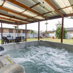 Villa Maris - Pet Friendly with Spa & Fire Pit