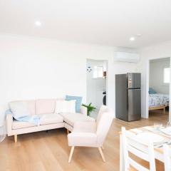 Cove at Redcliffe - Modern Coastal Hideaway