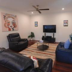 KozyGuru | Richmond | Stylish 3-Bedroom City Gem