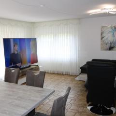 Große gut ausgestattete Ferienwohnung, barrierefrei, direkt an der A7