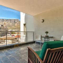 Wonderfully airy Apartment in vibey City Center