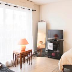 Charming bright apartment near Vincennes