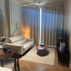 Luxury 1BR with Pool, Gym and PS5 in JVC