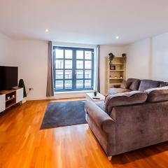 Central 2BR flat - free parking - fast Wi-Fi