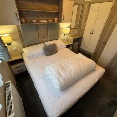 Belle Aire Caravan Park, Sleeps 6, Bed Linen and Towels Included, Free WiFi, Pets Welcome