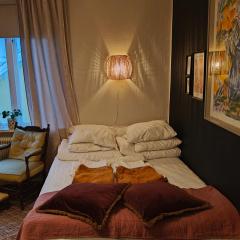 Central lägenhet med badkar Nära till allt