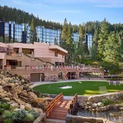 Remodeled Second Floor Valley View suite