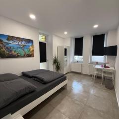 Schönes Zimmer-2 in Stuttgart-Mitte