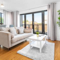 2 Bedroom Apartment - City Centre - Parking - Balcony - Netflix 5AC