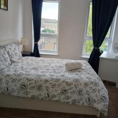 Cosy double room in Canada Water