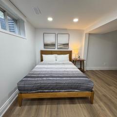North Barrie !A Stylish and Spacious Private Bedroom with Private Bathroom