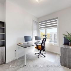 Modern in Richmond Hill