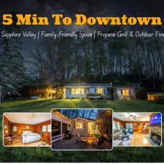 Highlands Cabin with Mountain Views & 5 Min to Downtown