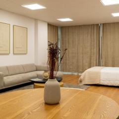 Business office - Studio with garage