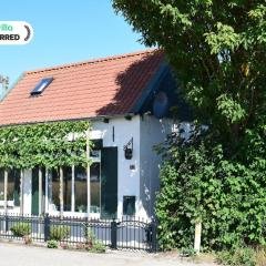 Dike House in Schoondijke near Beaches
