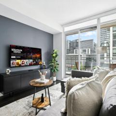 Gorgeous 2BR in Downtown Toronto w City Views