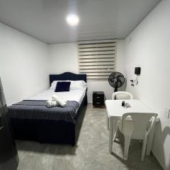 Apartaestudio Vacacional en Girardot, piscinas, Jacuzis, parqueadero para moto