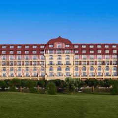 オテル バリエール ル ロイヤル ドーヴィル（Hôtel Barrière Le Royal Deauville）