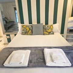 Excelente ubicación cerca del metro para 2 personas