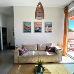 Bel appartement avec piscine en bord de mer