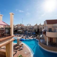 Terrace & Pool Hideaway Apartment