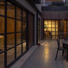 Industrial House in Mendoza with Jacuzzi