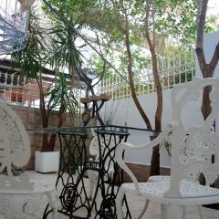 Long-Stay Family & Work Oasis -20 min to Center & Sea