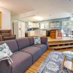 Countryside Cottage on 5 Acres! Easy Commute to DC