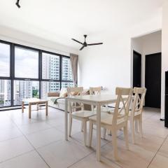 Urban Suites Georgetown Penang - Affordable & Cozy Stay with High Floor-Sea & Penang Bridge View